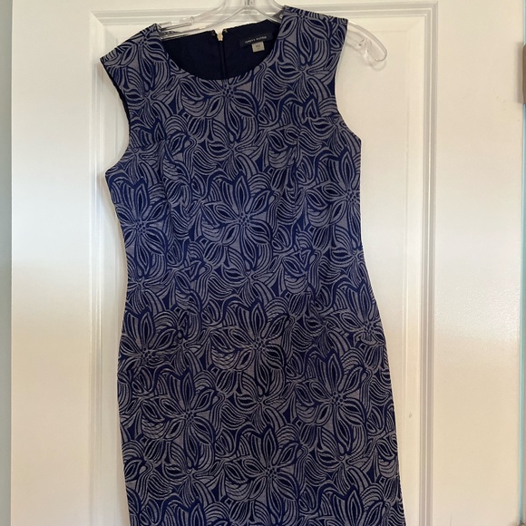 Tommy Hilfiger size 6 - Picture 1 of 3